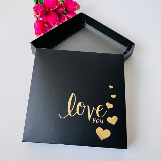 18x18x4 Gold Yaldız Love Baskılı Karton Kutu