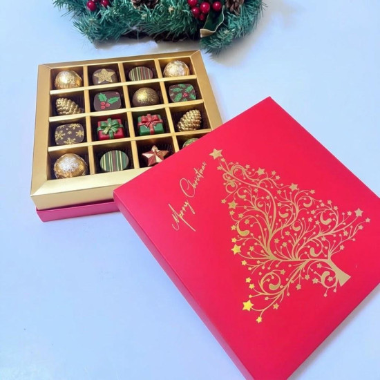 16 Bölmeli Premium Yaldız Yılbaşı Temalı Çikolata Kutusu 16 Bölmeli Premium Yaldız Yılbaşı Temalı Çikolata Kutusu