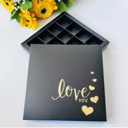 16 Bölmeli Bonbon Çikolata Kutusu Gold Yaldız Love