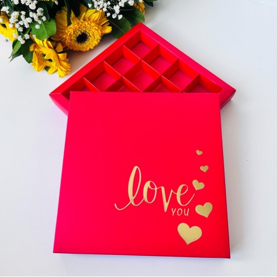 16 Bölmeli Bonbon Çikolata Kutusu Gold Yaldız Love 16 Bölmeli Bonbon Çikolata Kutusu Gold Yaldız Love