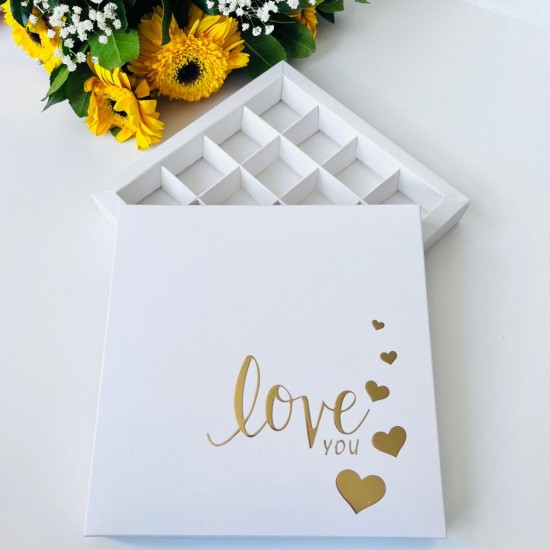 16 Bölmeli Bonbon Çikolata Kutusu Gold Yaldız Love 16 Bölmeli Bonbon Çikolata Kutusu Gold Yaldız Love