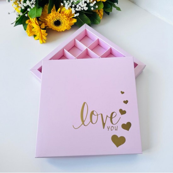 16 Bölmeli Bonbon Çikolata Kutusu Gold Yaldız Love 16 Bölmeli Bonbon Çikolata Kutusu Gold Yaldız Love