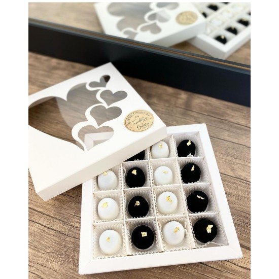 16 Bölmeli Kalp Tasarım Bonbon Çikolata Kutusu