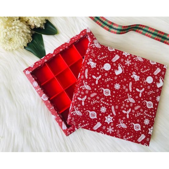 16 Bölmeli Karton Çikolata Kutusu Yılbaşı Desen-Madlen Uyumlu