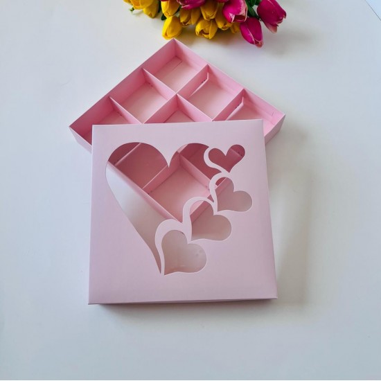 21x21x4 Pencereli Kalp Tasarım Karton Kutu (9 Bölmeli)