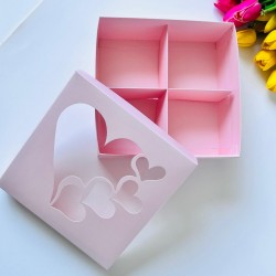 21x21x8 Kalp Tasarım Karton Kutu 4 Bölmeli