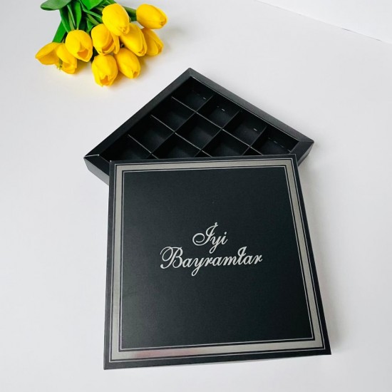 16 Bölmeli Çikolata Kutusu Gümüş Yaldız-İyi Bayramlar
