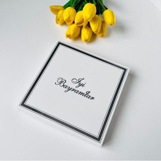 16 Bölmeli Çikolata Kutusu Gümüş Yaldız-İyi Bayramlar