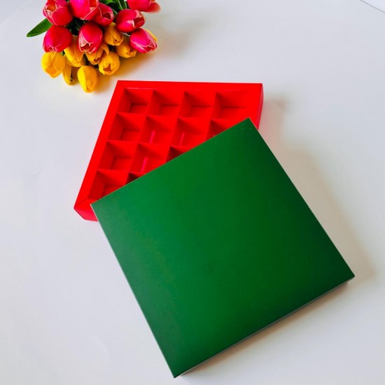 16 Bölmeli Karton Çikolata Kutusu-Madlen Uyumlu (yeşil-kırmızı)