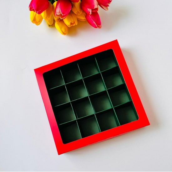 16 Bölmeli Pencereli Çikolata Kutusu Yılbaşı-Madlen Uyumlu 16 Bölmeli Pencereli Çikolata Kutusu Yılbaşı-Madlen Uyumlu