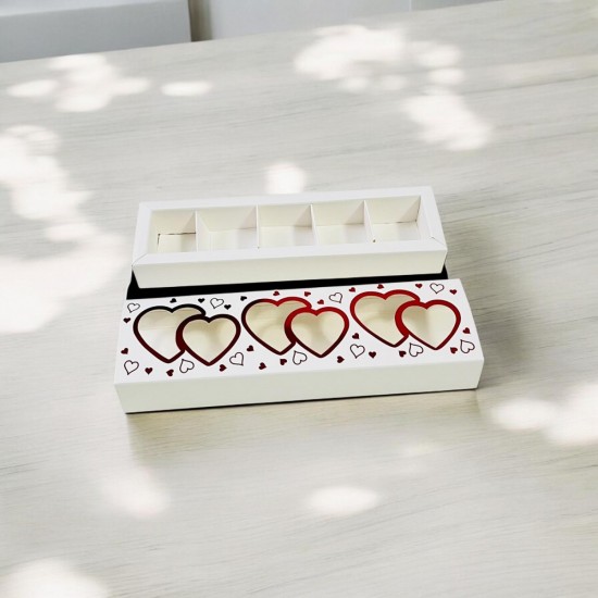 5 Bölmeli Kalp Tasarım Kırmızı Yaldızlı Çikolata Kutusu