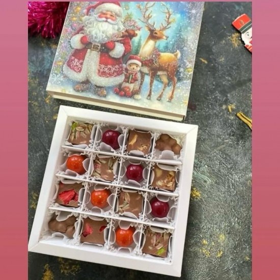 16 Bölmeli Simli Noel Baba Çikolata Kutusu ve Kılıfı