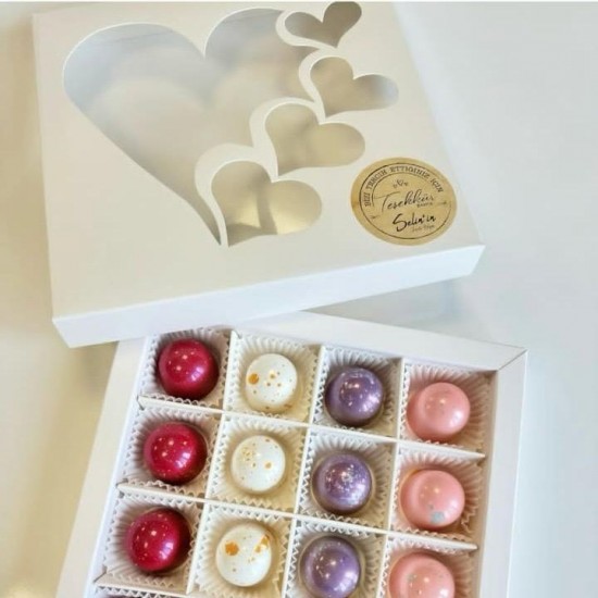 16 Bölmeli Kalp Tasarım Bonbon Çikolata Kutusu