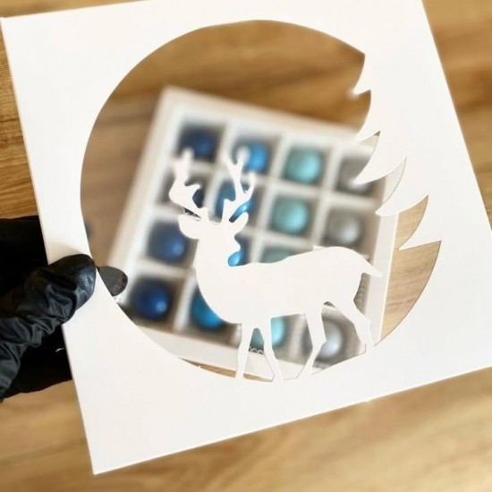 16 Bölmeli Geyik Tasarım Bonbon Çikolata Kutusu 16 Bölmeli Geyik Tasarım Bonbon Çikolata Kutusu