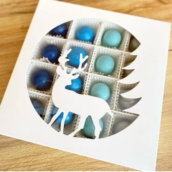 16 Bölmeli Geyik Tasarım Bonbon Çikolata Kutusu 16 Bölmeli Geyik Tasarım Bonbon Çikolata Kutusu