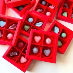 4 Bölmeli Bonbon Çikolata Kutusu Çanta Model