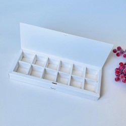 12 Bölmeli Karton Çikolata-Bonbon Kutusu 12 Bölmeli Karton Çikolata-Bonbon Kutusu