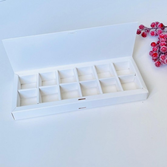 12 Bölmeli Karton Çikolata-Bonbon Kutusu