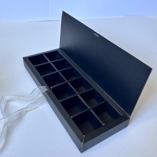 12 Bölmeli Karton Çikolata-Bonbon Kutusu