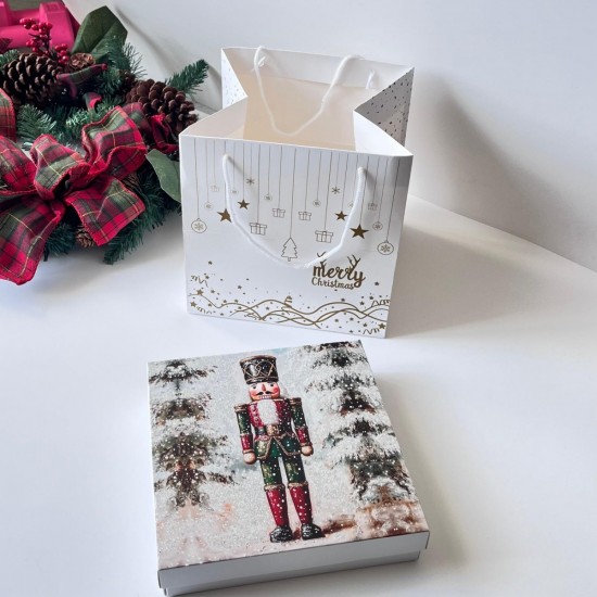 Karton Çanta Yılbaşı Desen-Beyaz 20x20x20 cm Karton Çanta Yılbaşı Desen-Beyaz 20x20x20 cm