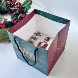Karton Çanta Yılbaşı Desen 20x20x20 cm Karton Çanta Yılbaşı Desen 20x20x20 cm