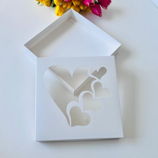 21x21x4 Pencereli Kalp Tasarım Karton Kutu