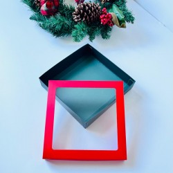 18x18x4 Pencereli Karton Kutu Yılbaşı (Yeşil-Kırmızı) 18x18x4 Pencereli Karton Kutu Yılbaşı (Yeşil-Kırmızı)