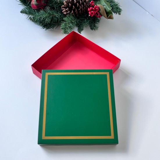 18x18x4 Gold Yaldız Detay Karton Kutu Yılbaşı (Yeşil-Kırmızı)
