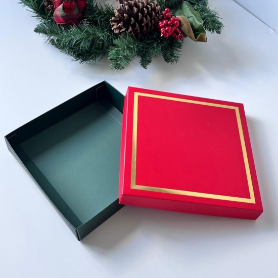 18x18x4 Gold Yaldız Detay Karton Kutu Yılbaşı (Yeşil-Kırmızı)