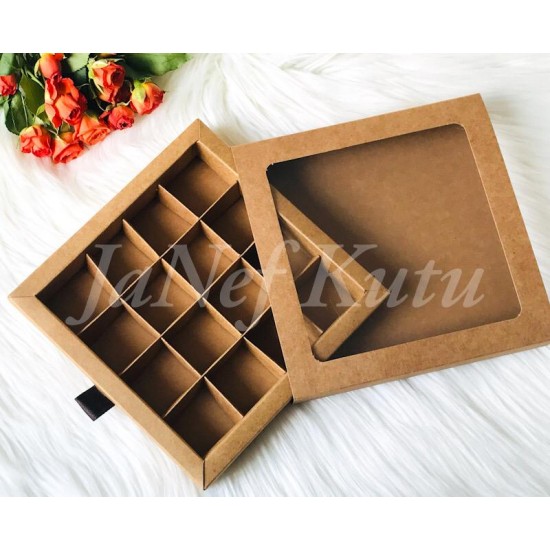16 Bölmeli Pencereli Çikolata Kutusu-Sürgülü Madlen Uyumlu 16 Bölmeli Pencereli Çikolata Kutusu-Sürgülü Madlen Uyumlu