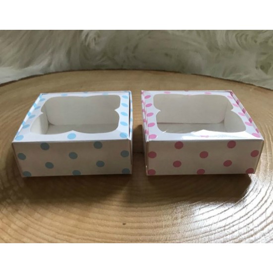 9x9x3 Pencereli Puantiyeli Beyaz Zemin