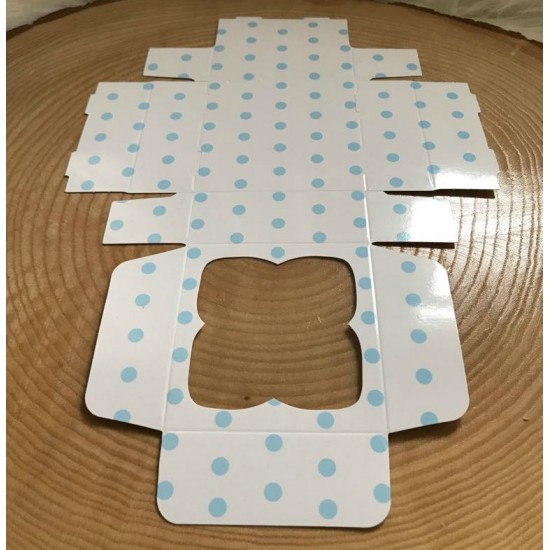 9x9x3 Pencereli Puantiyeli Beyaz Zemin